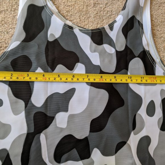 XS Cow Print Yoga Gym Workout Outfit Tank Top Biker Short Set Black Gray White - Picture 6 of 16